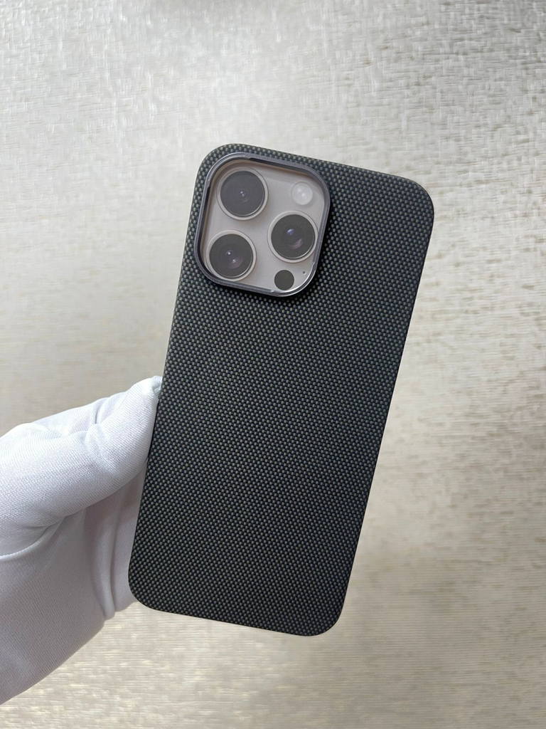 Carbon fiber design case Grey dotted pattern